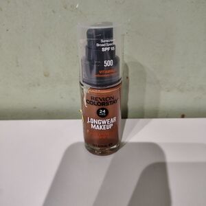 New Revlon Colorstay Loungewear Foundation Walnut SPF 15 Oily Skin SPF 24 Hrs